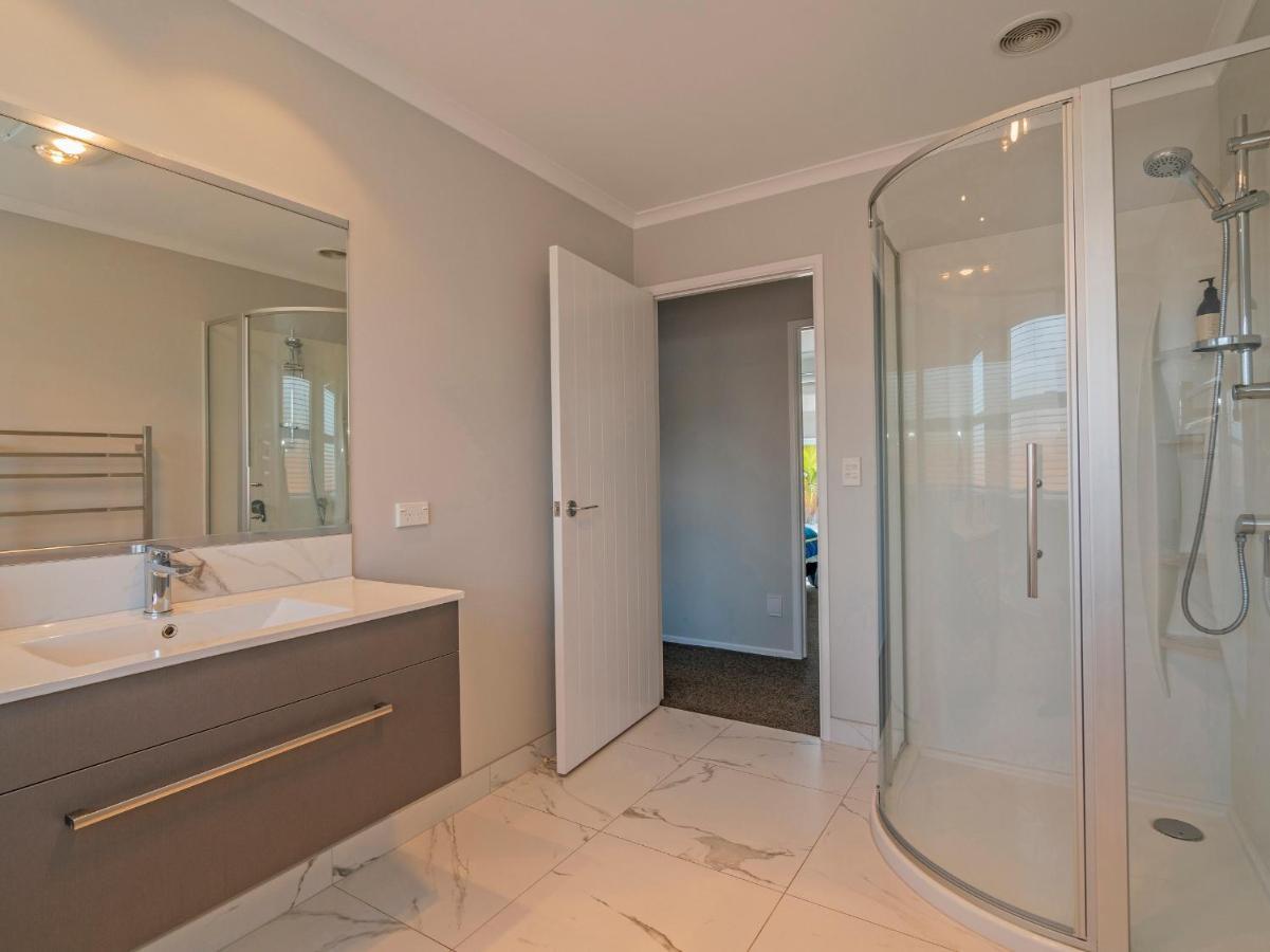 Modern Beach Pad - Whitianga Holiday Home Buitenkant foto