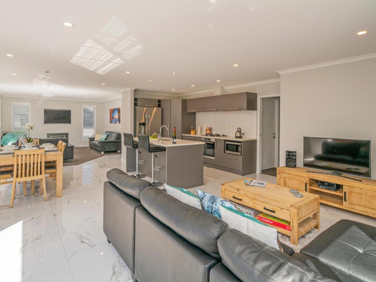 Modern Beach Pad - Whitianga Holiday Home Buitenkant foto